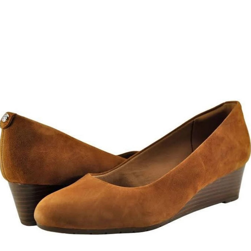 Clarks Tan Suede Vendra Bloom Wedge Pump 8.5